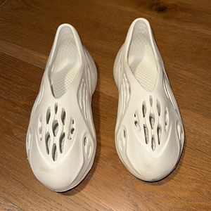 Yeezy adidas foam runner